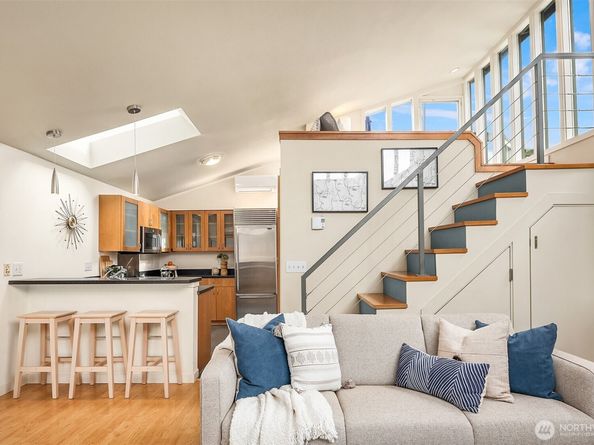 2420 Westlake Avenue N 11, Seattle WA 98109