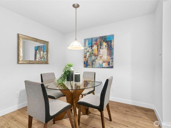 13717 Linden Avenue N 313, Seattle WA 98133