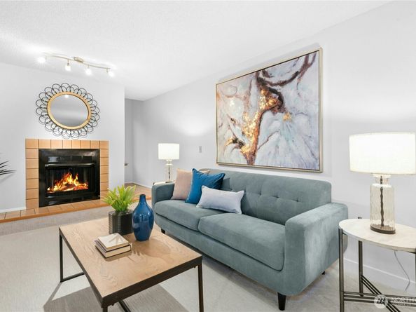 13717 Linden Avenue N 313, Seattle WA 98133