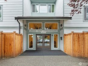 13717 Linden Avenue N 313, Seattle WA 98133