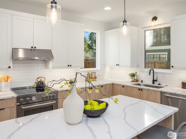 11125 105th Avenue NE, Kirkland WA 98033