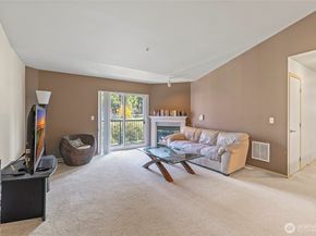 10709 Valley View Road B403, Bothell WA 98011
