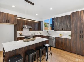 2102 1st Avenue N, Seattle WA 98109
