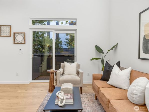 2102 1st Avenue N, Seattle WA 98109