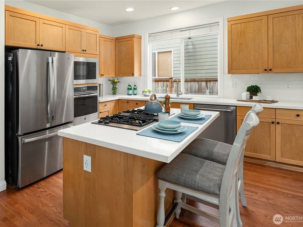 22824 NE 100th Place, Redmond WA 98053