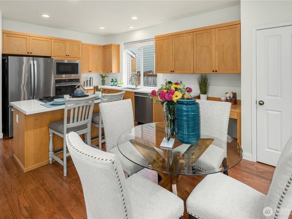 22824 NE 100th Place, Redmond WA 98053