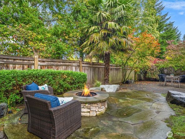 22824 NE 100th Place, Redmond WA 98053