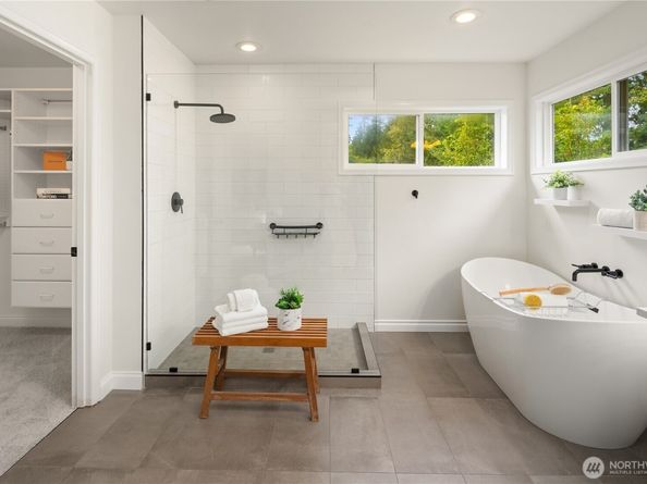 22824 NE 100th Place, Redmond WA 98053