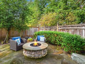 22824 NE 100th Place, Redmond WA 98053