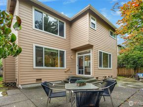 22824 NE 100th Place, Redmond WA 98053