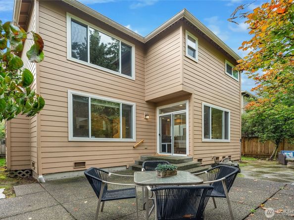 22824 NE 100th Place, Redmond WA 98053