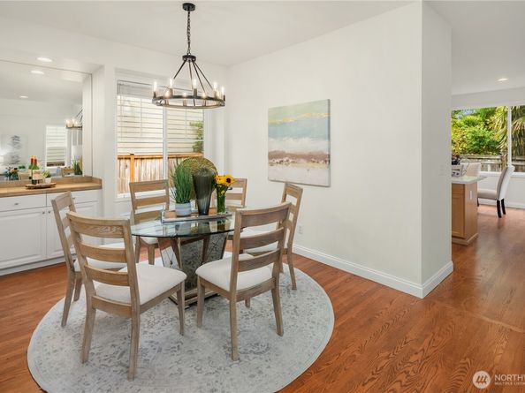 22824 NE 100th Place, Redmond WA 98053
