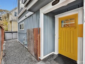 4018 Linden Avenue N A, Seattle WA 98103