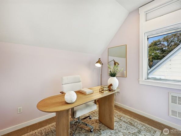 4018 Linden Avenue N A, Seattle WA 98103