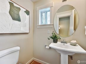 4018 Linden Avenue N A, Seattle WA 98103