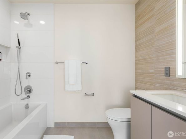 2510 6th Avenue 402, Seattle WA 98121