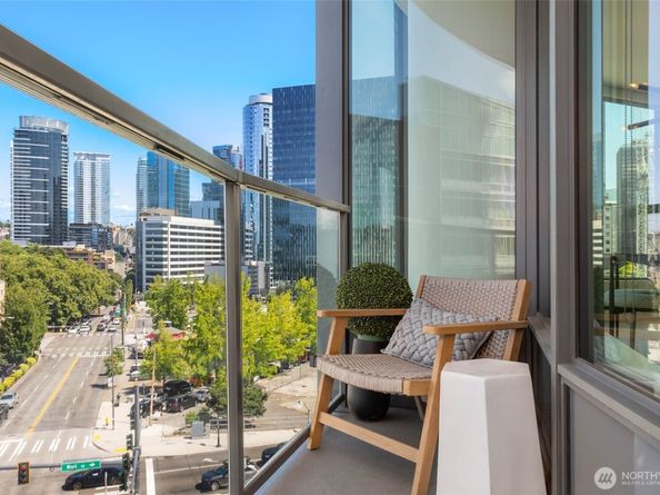 2510 6th Avenue 402, Seattle WA 98121