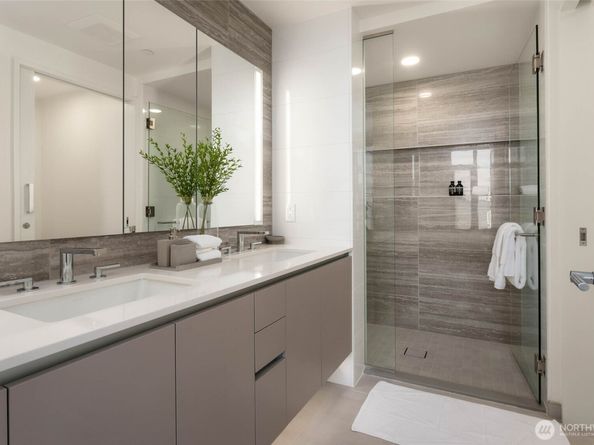 2510 6th Avenue 402, Seattle WA 98121