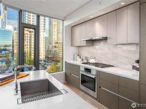 2510 6th Avenue 402, Seattle WA 98121