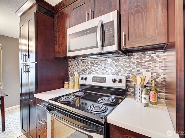 10106 Greenwood Avenue N 302, Seattle WA 98133