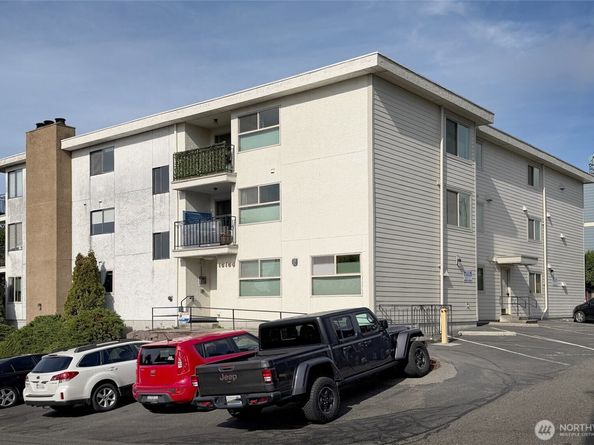 10106 Greenwood Avenue N 302, Seattle WA 98133