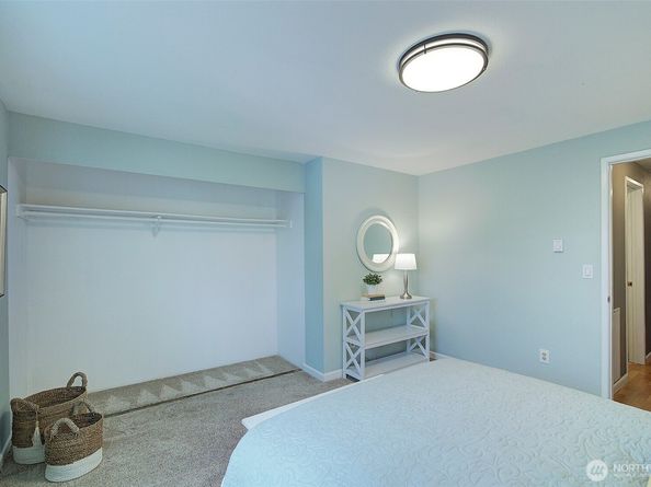 10106 Greenwood Avenue N 302, Seattle WA 98133