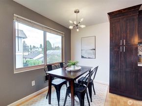 10106 Greenwood Avenue N 302, Seattle WA 98133