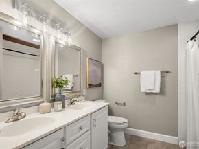 6832 122nd Avenue NE, Kirkland WA 98033