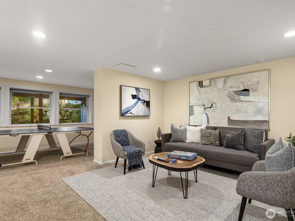 6832 122nd Avenue NE, Kirkland WA 98033