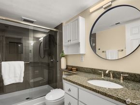 6832 122nd Avenue NE, Kirkland WA 98033