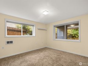 6832 122nd Avenue NE, Kirkland WA 98033