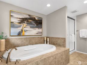 6832 122nd Avenue NE, Kirkland WA 98033