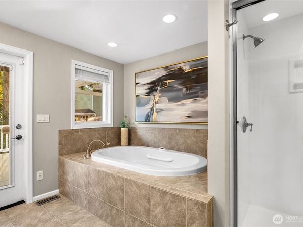 6832 122nd Avenue NE, Kirkland WA 98033