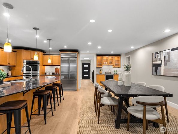 6832 122nd Avenue NE, Kirkland WA 98033