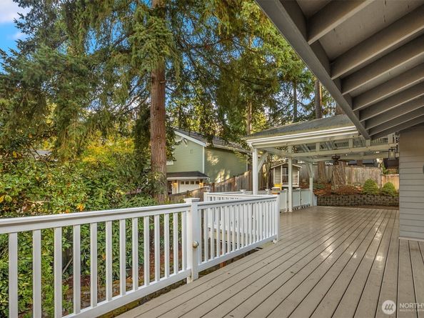 6832 122nd Avenue NE, Kirkland WA 98033