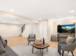 6832 122nd Avenue NE, Kirkland WA 98033