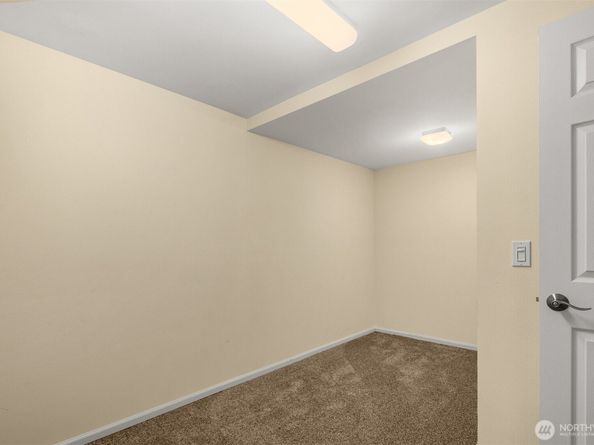 6832 122nd Avenue NE, Kirkland WA 98033