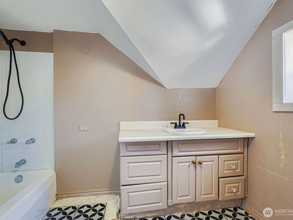 1707 22nd Avenue S, Seattle WA 98144