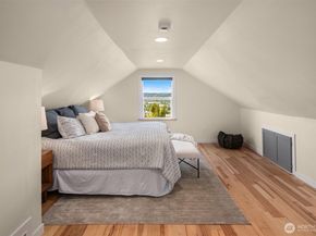 412 Renton Avenue S, Renton WA 98057