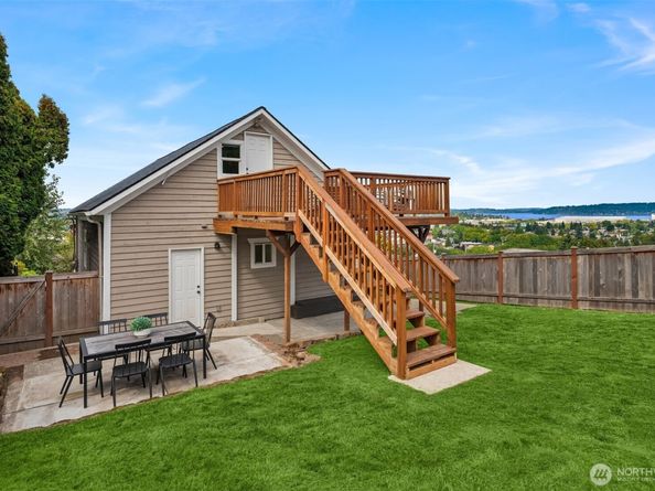 412 Renton Avenue S, Renton WA 98057