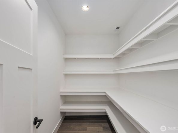 8912 17th Avenue NE, Seattle WA 98115