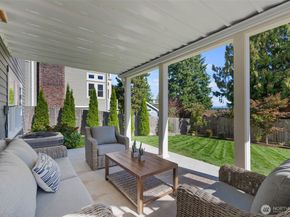 8912 17th Avenue NE, Seattle WA 98115
