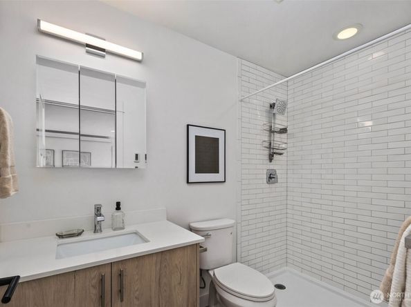 8912 17th Avenue NE, Seattle WA 98115