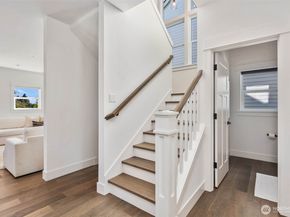 8912 17th Avenue NE, Seattle WA 98115