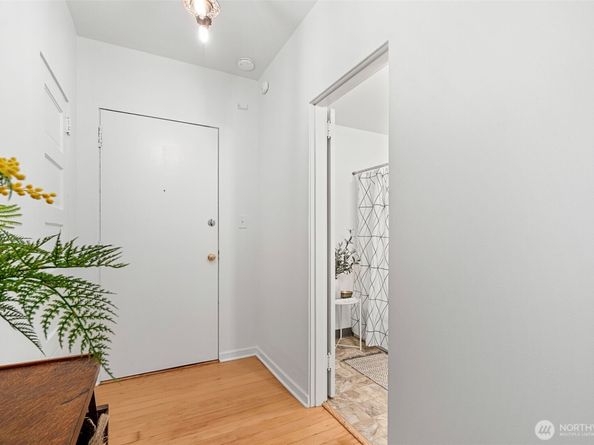 7 Harrison Street 26, Seattle WA 98109