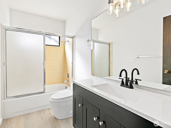 32701 5th Avenue SW, Federal Way WA 98023
