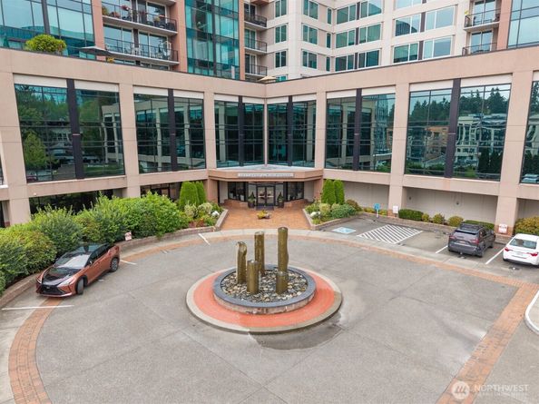 177 107th Avenue NE 1204, Bellevue WA 98004