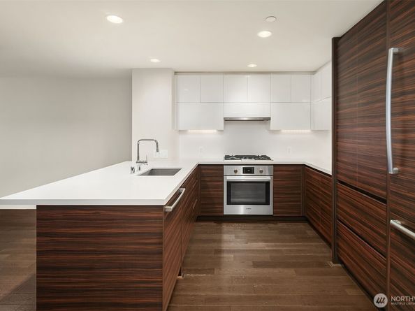 583 Battery Street 602N, Seattle WA 98121