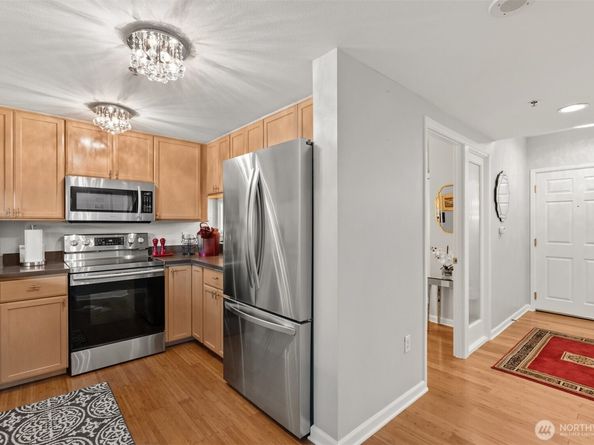 177 107th Avenue NE 720, Bellevue WA 98004