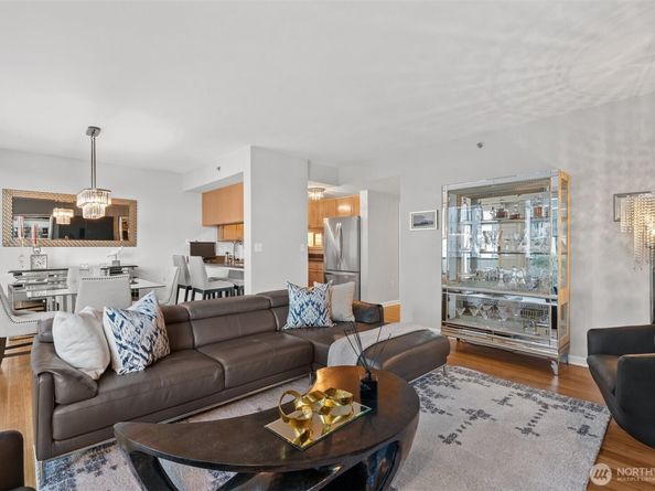 177 107th Avenue NE 720, Bellevue WA 98004